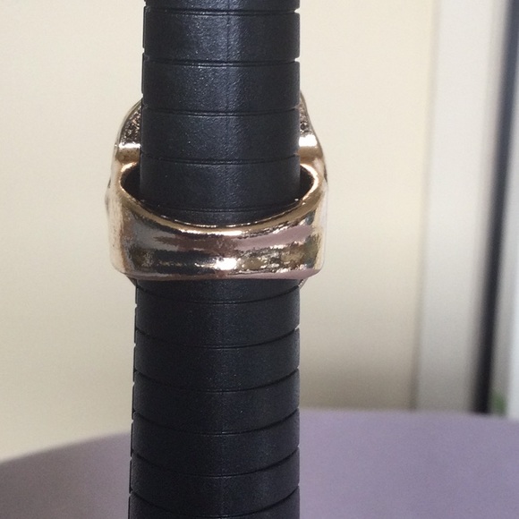 Gold Tone Ring with Black Center - Picture 3 of 6